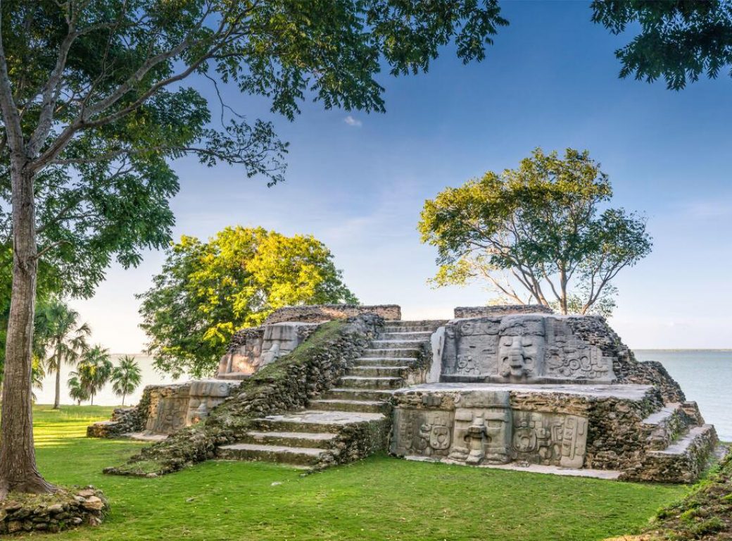 2AX8G7B Cerro Maya, ruins over Corozal Bay, Caribbean Sea coast, near village of Copper Bank aka San Fernando at Cerros Peninsula, Corozal District, Belize