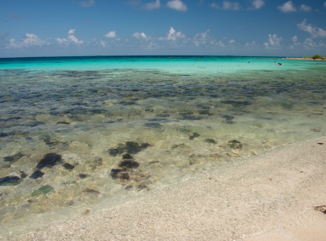 DWR0RX Belize, Caribbean Sea, Stann Creek District near Placencia. Laughing Bird Caye National Park.