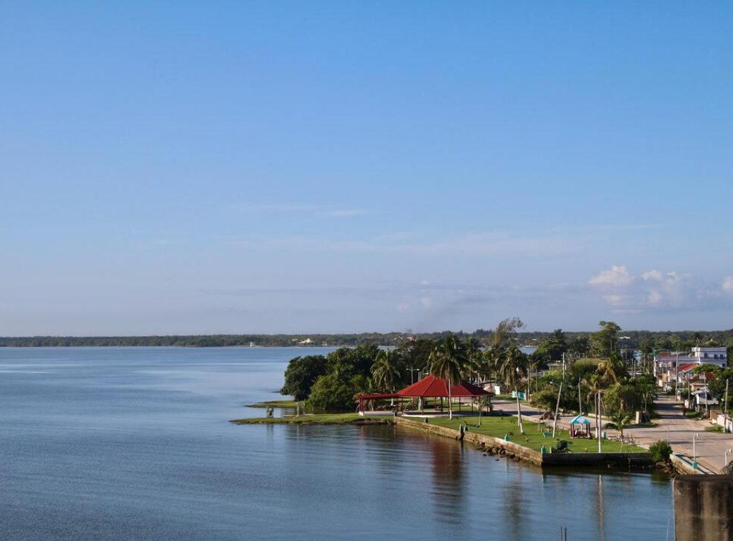 RBARX0 View overlooking Corozal township in Belize